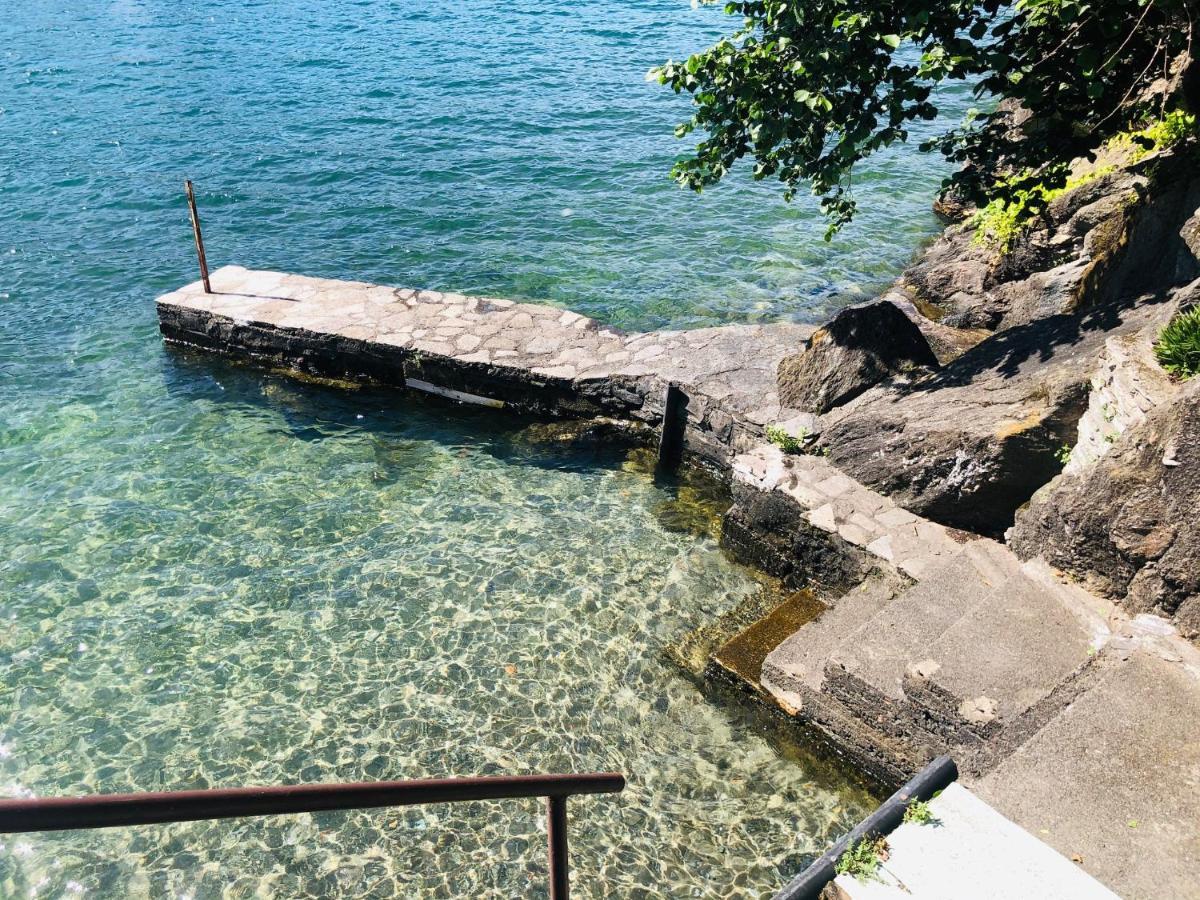 Lilli - Casa Sul Lago Dervio Exteriör bild