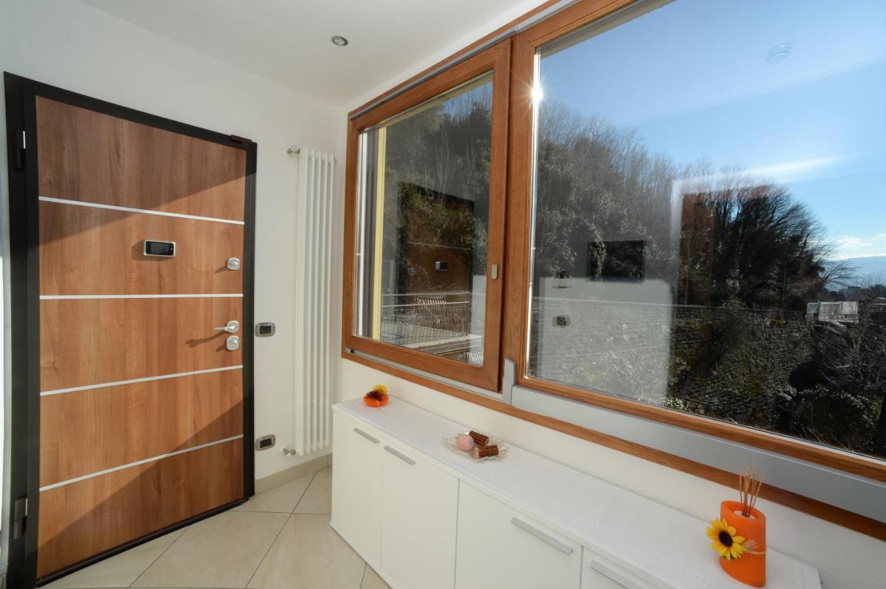 Lilli - Casa Sul Lago Dervio Exteriör bild