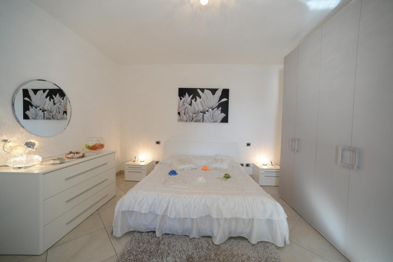 Lilli - Casa Sul Lago Dervio Exteriör bild