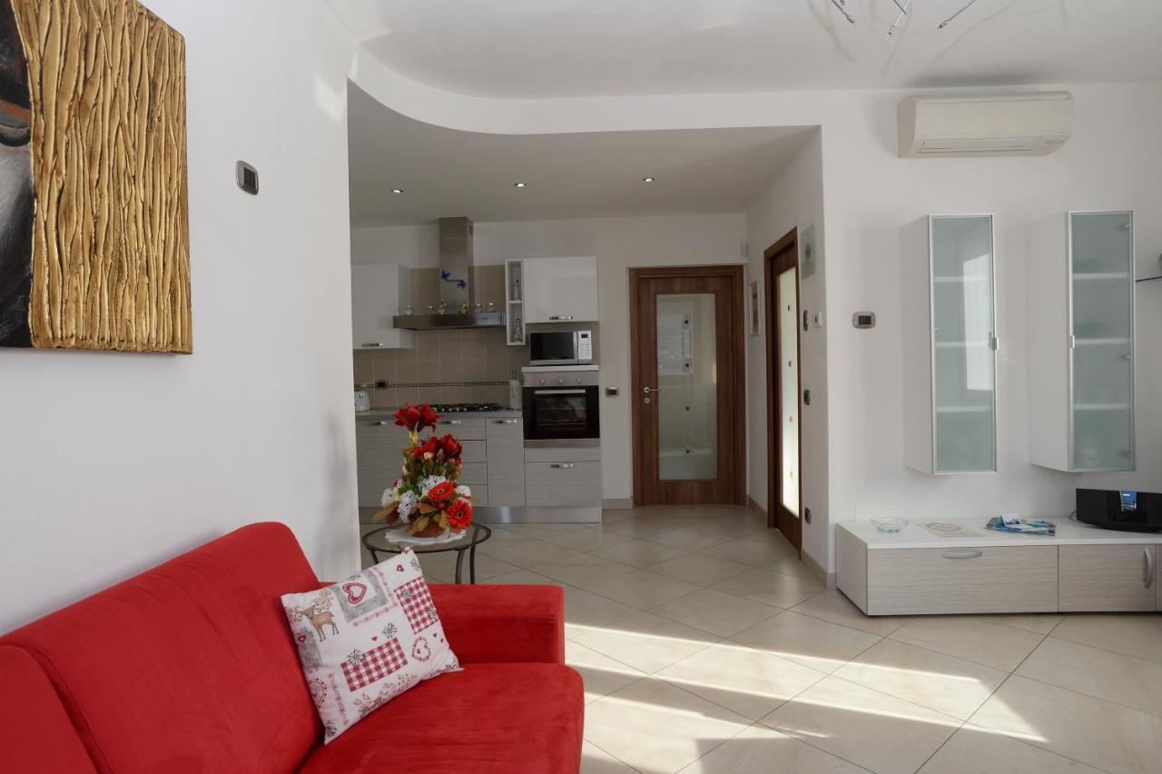 Lilli - Casa Sul Lago Dervio Exteriör bild