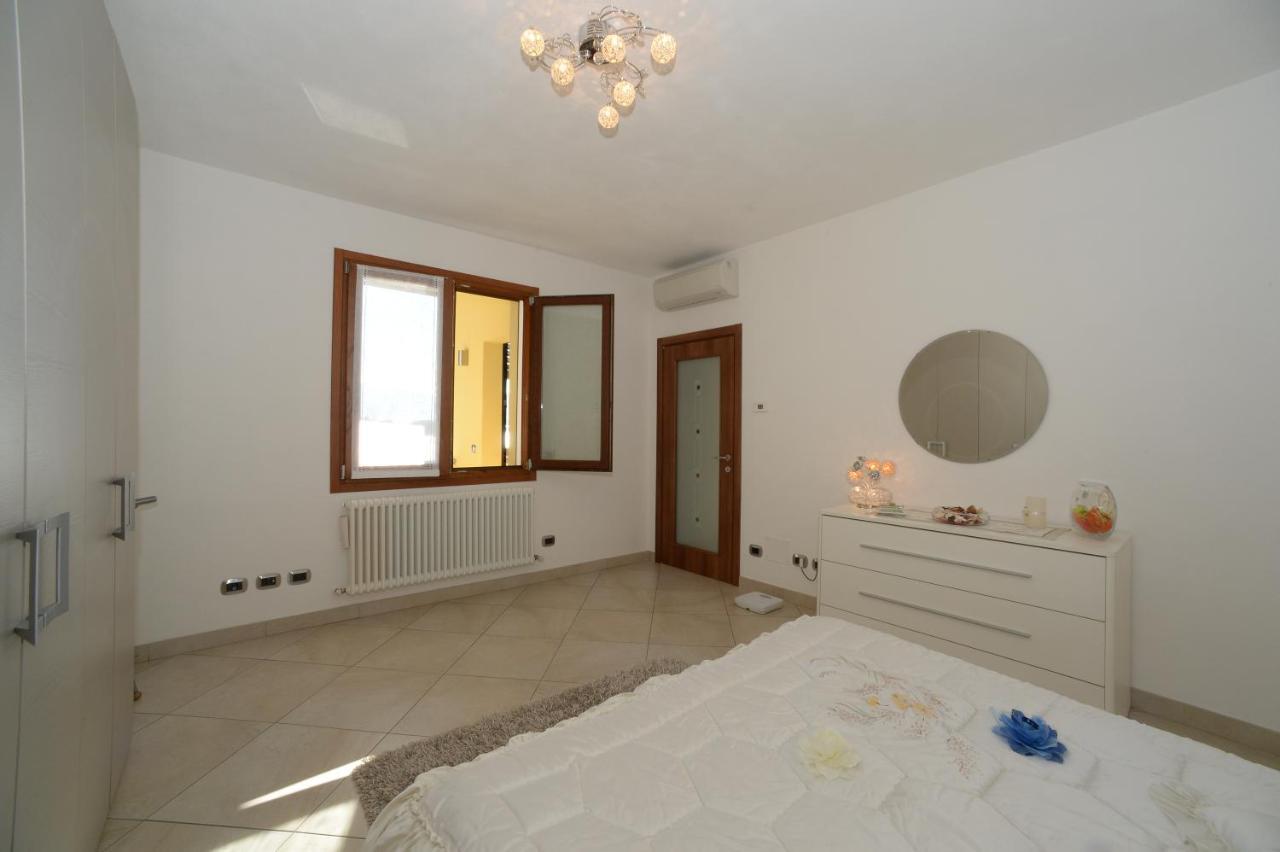 Lilli - Casa Sul Lago Dervio Exteriör bild