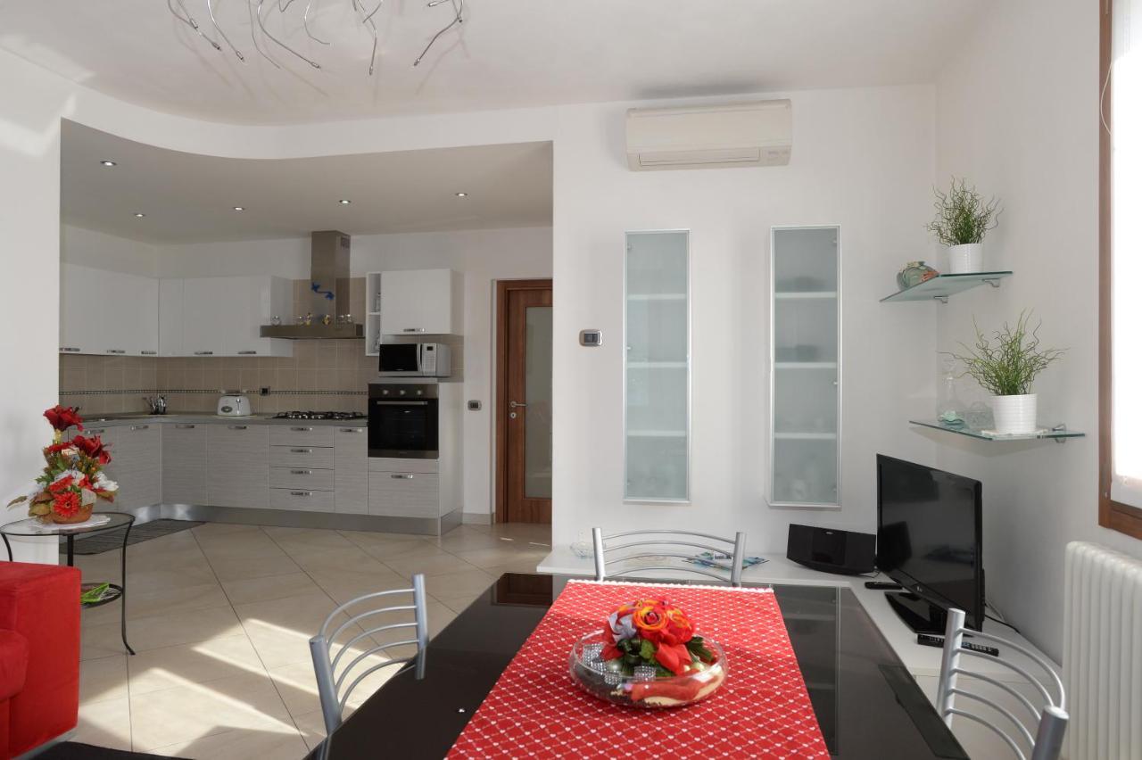 Lilli - Casa Sul Lago Dervio Exteriör bild